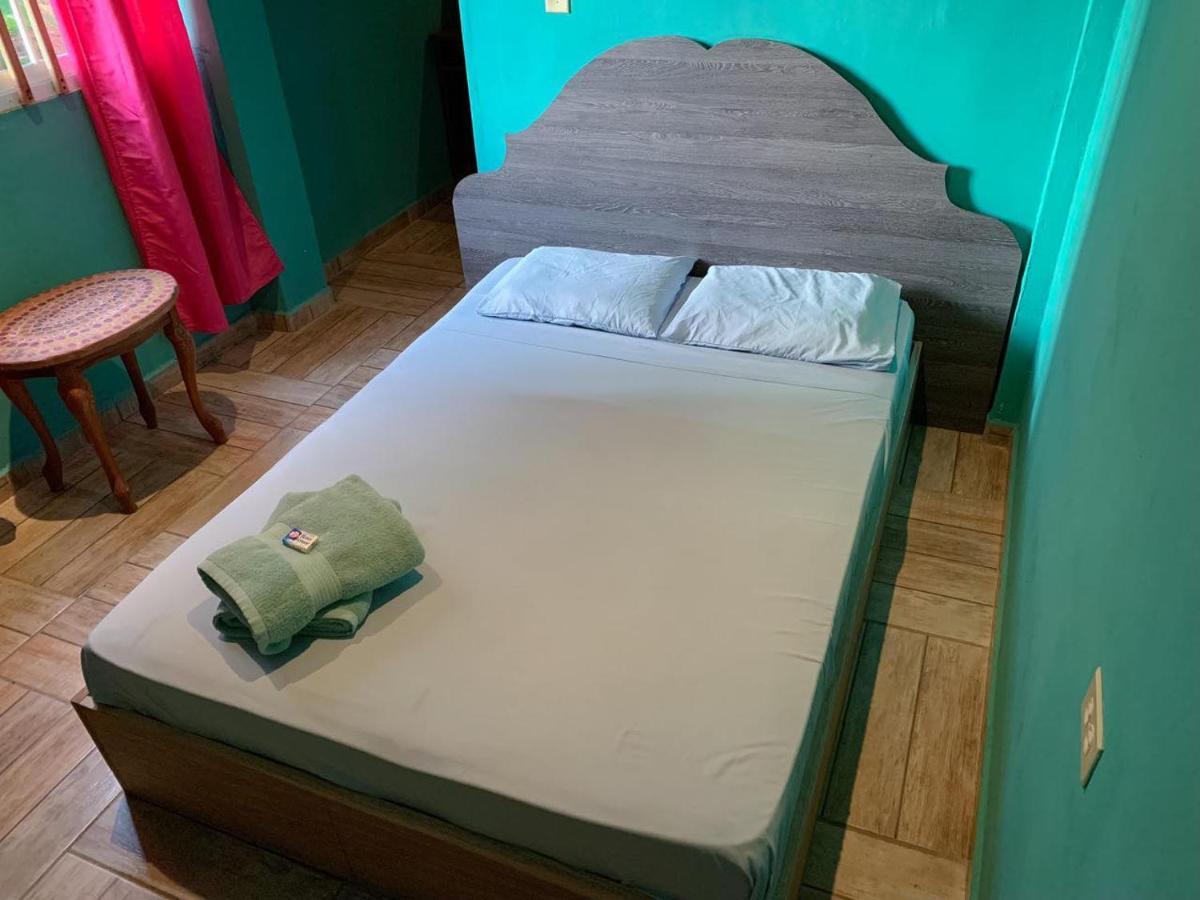 Valerie Emanuel Apartments Bocas Town Dış mekan fotoğraf